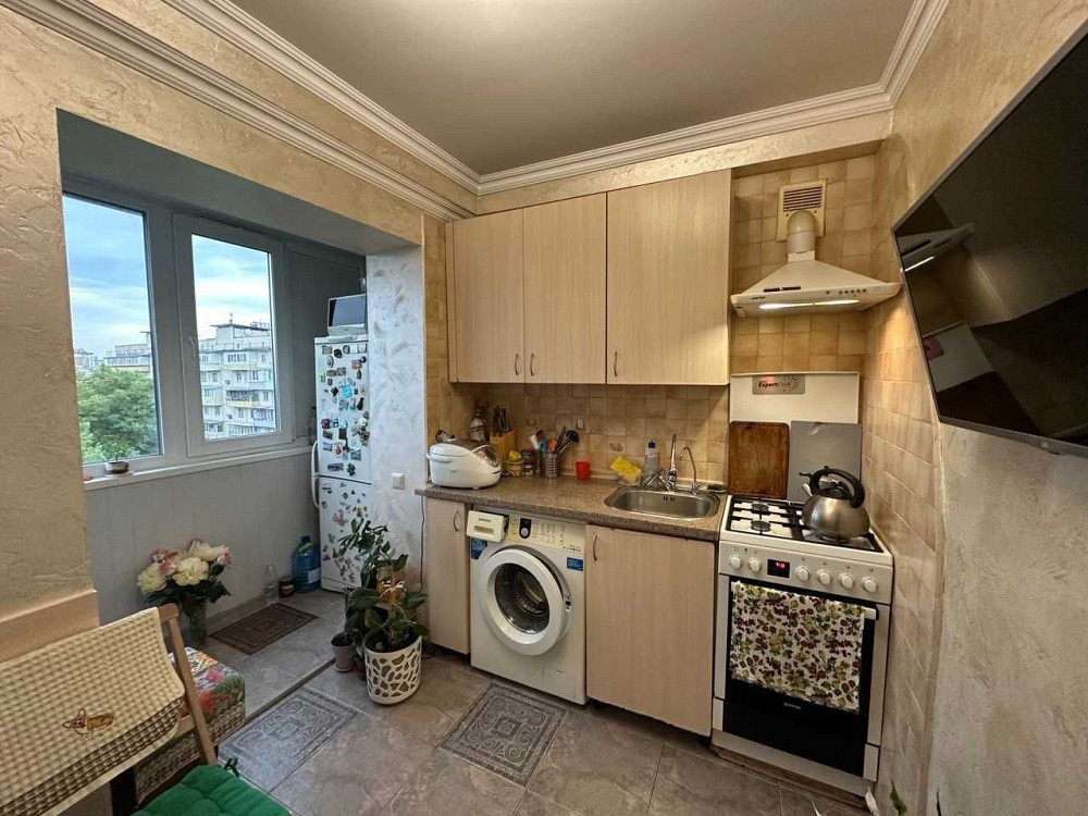 Трикімнатна квартира  60 кв.м. п-т Берестейський, Академмістечко, Київ Київ - зображення 1