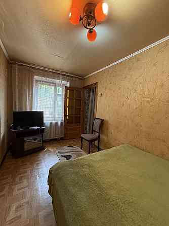 Продається  2 кімнатна пр. Слобожанський,100 Днепр