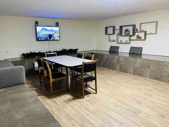 Продається 2 кімнатна квартира (цоколь, дворівнева) 100 кв.м Львов