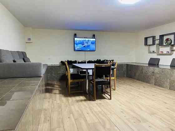 Продається 2 кімнатна квартира (цоколь, дворівнева) 100 кв.м Львов