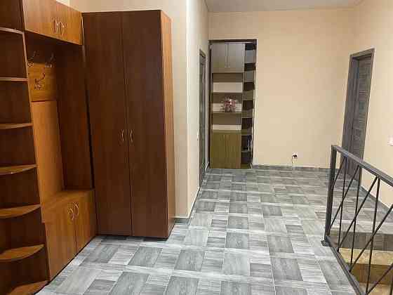 Продається 2 кімнатна квартира (цоколь, дворівнева) 100 кв.м Львов