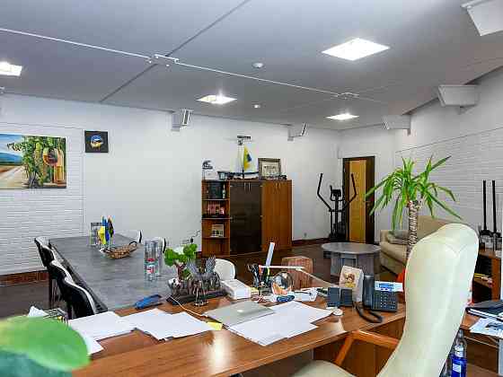 Простора автономна квартира 470 м², окремий вхід, тихий центр Києва Київ