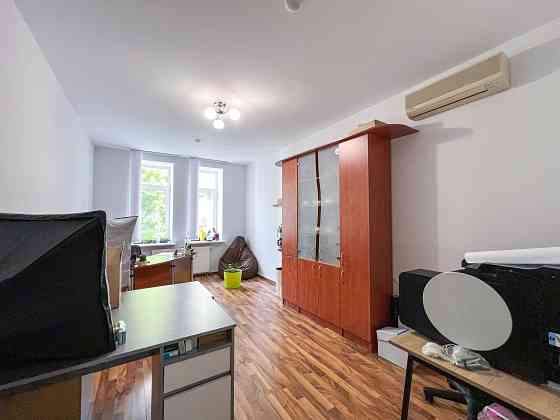 Простора автономна квартира 470 м², окремий вхід, тихий центр Києва Київ