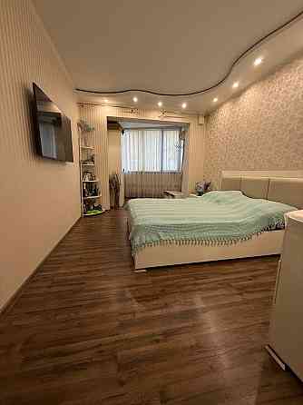 3 комнатная квартира капремонт средний этаж Таирова Киевский рынок Одесса