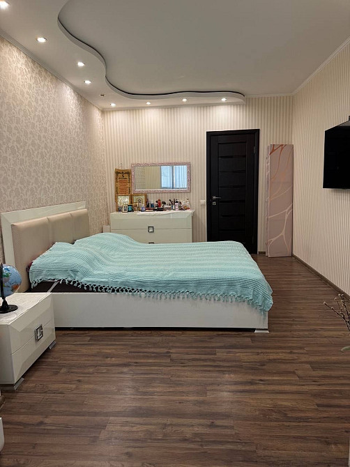 3 комнатная квартира капремонт средний этаж Таирова Киевский рынок Одесса - изображение 5