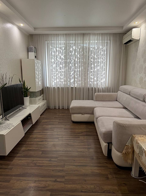 3 комнатная квартира капремонт средний этаж Таирова Киевский рынок Одесса - изображение 2