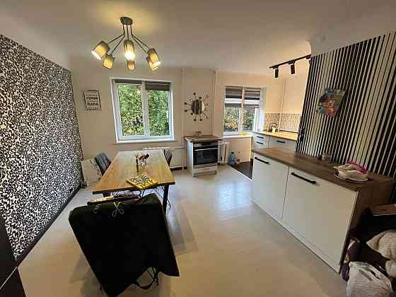 Здається в оренду 2кімнатна + кухня студія на Героїв майдану Черновцы