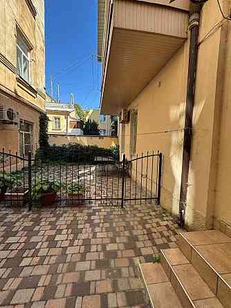 Трёхкомнатная квартира со своим двориком/Центр/Маразлиевская/Успенская Одесса