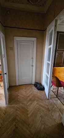 Продаю 2 кім квартиру метро Вокзальна Київ