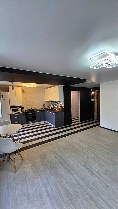 2 к 52 м2 третий этаж Сокол Победа Тополь Днепр - изображение 1