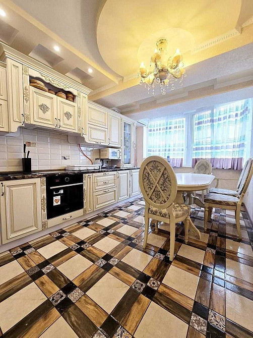 Здається 2-Х кімнатна "НОВОБУДОВА" на вул.ГЕРОЇВ МАЙДАНУ (ТЦ Майдан) Черновцы - изображение 1