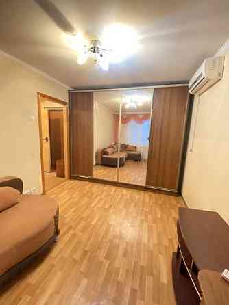 Однокімнатна квартира біля метро "Харківська" Київ