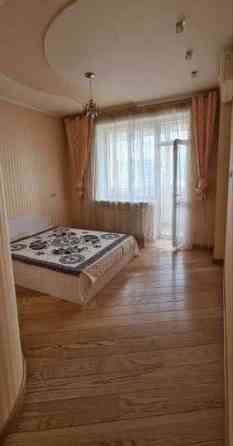 Продаж 3-и кімнатної квартири вул. Чорновола Київ