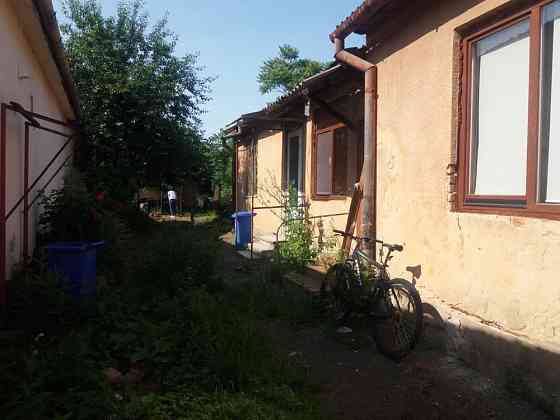 продається 2- x кімнатна квартира без ремонту ! Мукачево