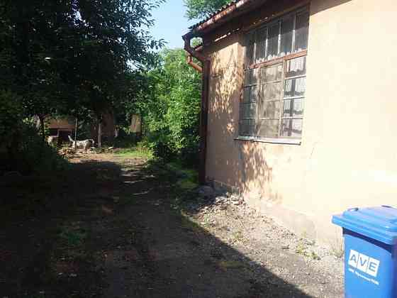 продається 2- x кімнатна квартира без ремонту ! Мукачево