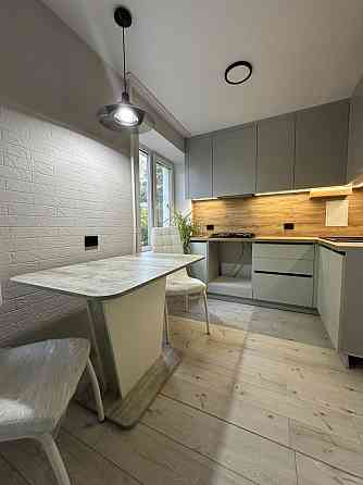 2к квартира в центрі Кам`янець-Подільський