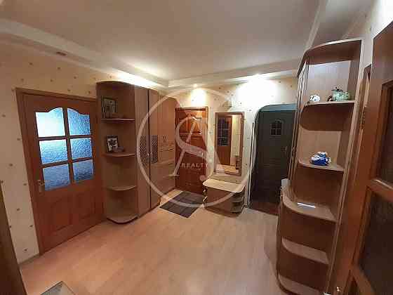 Продам квартиру в гарному стані вул. Заболотного поруч з метро Теремки Київ