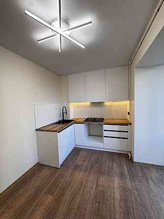 Без комісії! Продається бомбезна однушка в розвиненому районі міста Чернівці