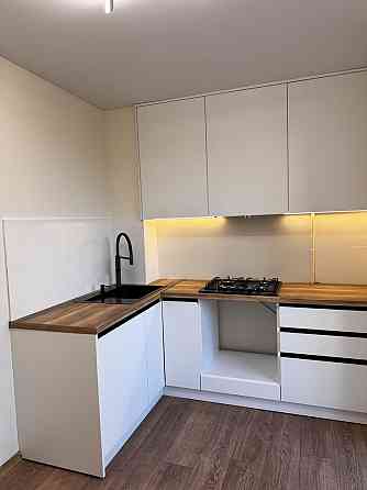 Без комісії! Продається бомбезна однушка в розвиненому районі міста Чернівці