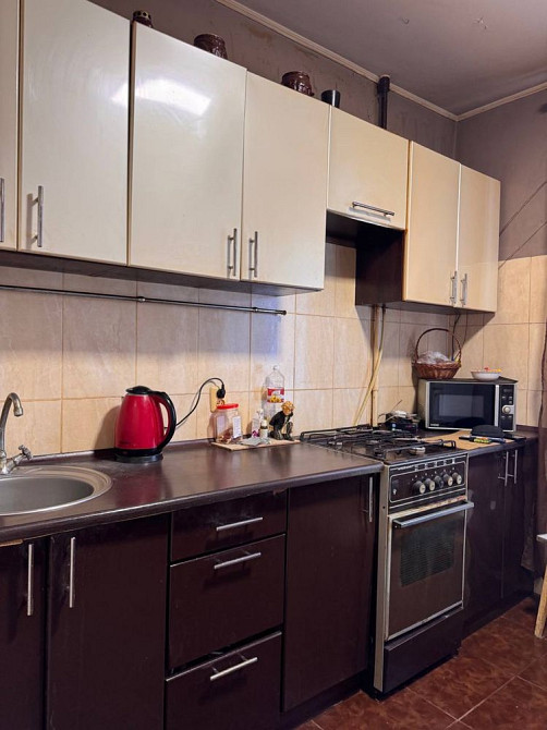 Район 12-ї школи! Продам квартиру! Вул. Грушеського! Ровно - изображение 1