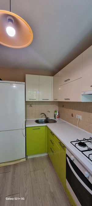 Сучасна однокімнатна квартира в центрі Херсона . Вікна на Миколаїв . Херсон - зображення 4