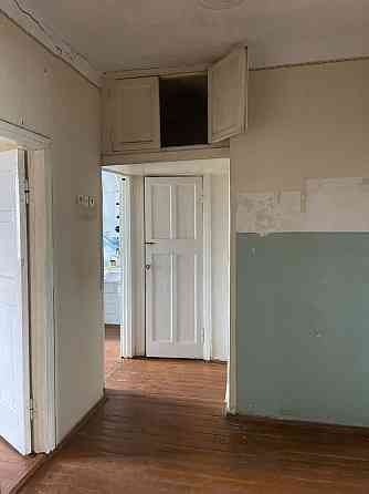 Продається 3-х кімнатна квартира у Шептицькому 