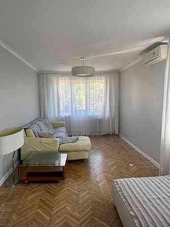 Оренда 2-к квартири в центрі, вул. Мечнікова 7А,  Печерський, кловська Київ