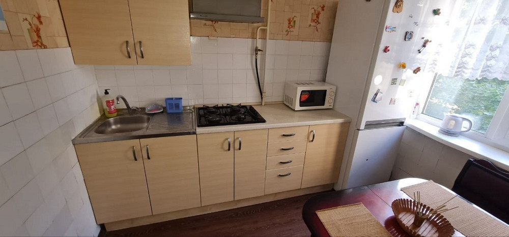 Раздельная. Прбеды 28/1.Первый дом от метро КПИ. Напротив Смарт Плаза. Київ - зображення 2