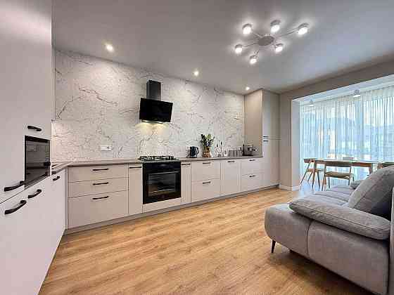 3-Кімнатна 88 кв.м. «На Щасливому» з Ремонтом! Меблі! Техніка! Рівне