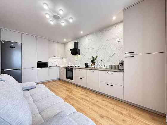 3-Кімнатна 88 кв.м. «На Щасливому» з Ремонтом! Меблі! Техніка! Рівне