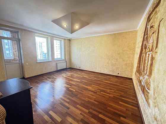 Продаж 2 кімнатної квартири Олени Пчілки 3А Київ