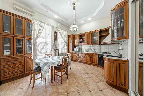 Продаж 5к квартири, вул. Інститутська, Печерськ, Липки, Арсенальна Київ