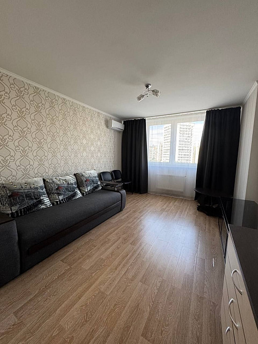 Оренда 1 кімнатної квартири в Дарницькому районі ЖК Крушельницької Київ - зображення 1