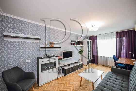 Продаж 2 кімн. квартири за адресою Жмеринська 18, Святошино,парк Совки Київ