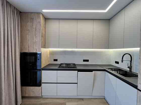 Шикарна півторачка 1.5 кім з ремонтом, Фемелі Плаза, центр Ивано-Франковск