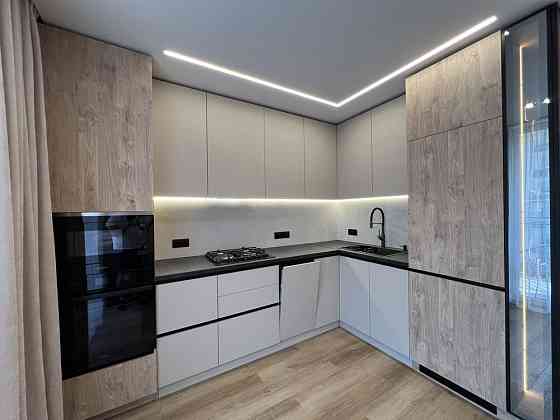 Шикарна півторачка 1.5 кім з ремонтом, Фемелі Плаза, центр Ивано-Франковск