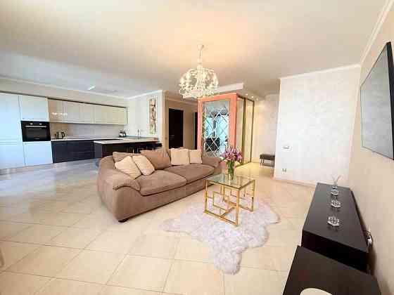 2 комн -76 метров. 9/19 эт.дома. Ремонт. Мебель. ул. Кленовая-Говорова Одесса