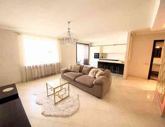 2 комн -76 метров. 9/19 эт.дома. Ремонт. Мебель. ул. Кленовая-Говорова Одесса