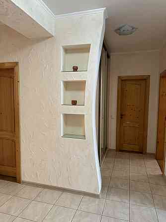 Оренда 3-к. квартири у центрі міста з гаражем Ивано-Франковск