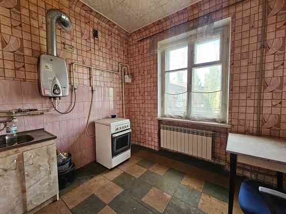 Продается двухкомнатная сталинка на Червоной, ул. Криворожстали Кривой Рог