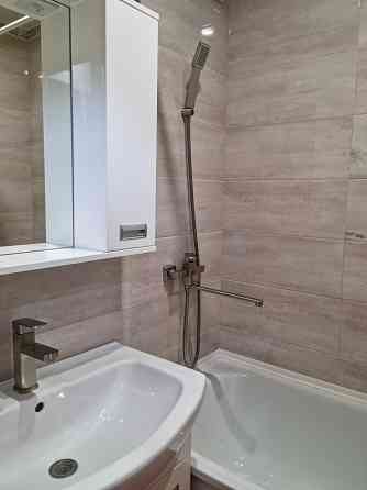 Продам 1-о комнатную квартиру на 4-м микрорайоне с ремонтом Лозовая