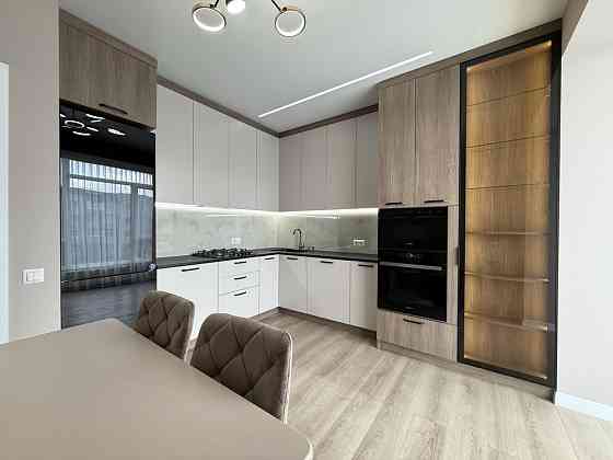 Видова 2 кім з великою кухнею, до центру 1км! Ивано-Франковск