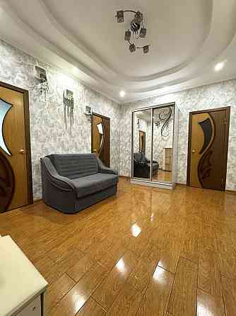 Простора ТРЬОХкімнатна квартира на Хотинській Чернівці