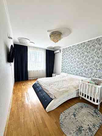 Простора ТРЬОХкімнатна квартира на Хотинській Чернівці