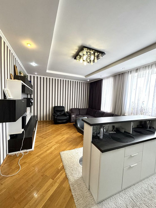 Простора ТРЬОХкімнатна квартира на Хотинській Чернівці - зображення 2