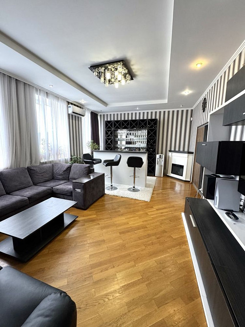 Простора ТРЬОХкімнатна квартира на Хотинській Чернівці - зображення 1