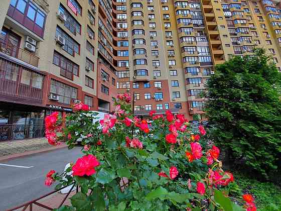 Оренда 3 кім, ст м Печерська, Коновальця 32-Б Київ