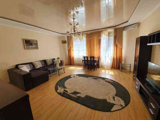 Оренда 3 кім, ст м Печерська, Коновальця 32-Б Київ