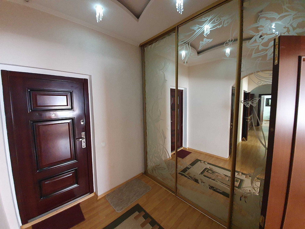 Оренда 3 кім, ст м Печерська, Коновальця 32-Б Київ - зображення 8