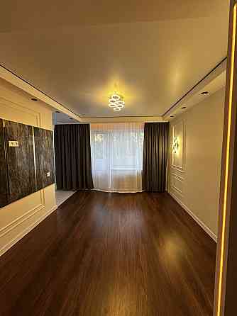 Продам 3-х комнатную с новым ремонтом АЭО средний этаж Кам`янське (Запорізька обл.)